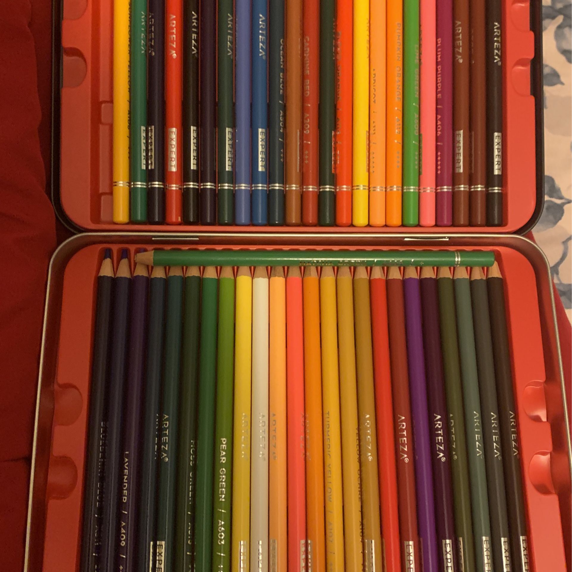 Arteza Colored pencils