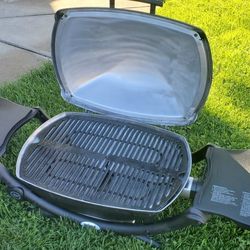Webber Q 2400 SERIES ELECTRIC GRILL (Large)