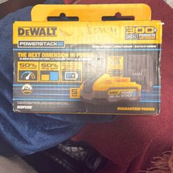 5amp Dewalt Power stack Battery W/ Charger 20v