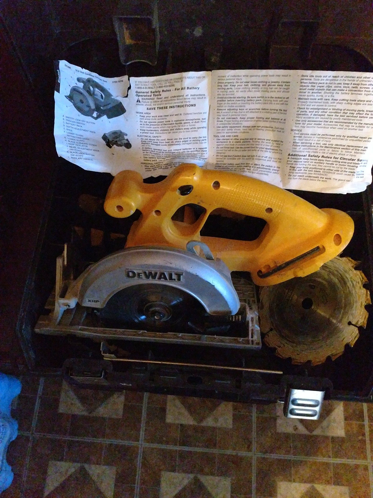 DeWalt Battery Powered Circular Saw