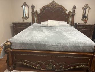 Pulaski King Bedroom Set