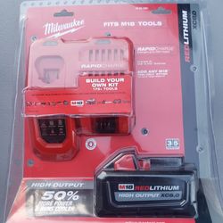 Milwaukee 1 Batería 8.0 High Output And  Rapid Charger 