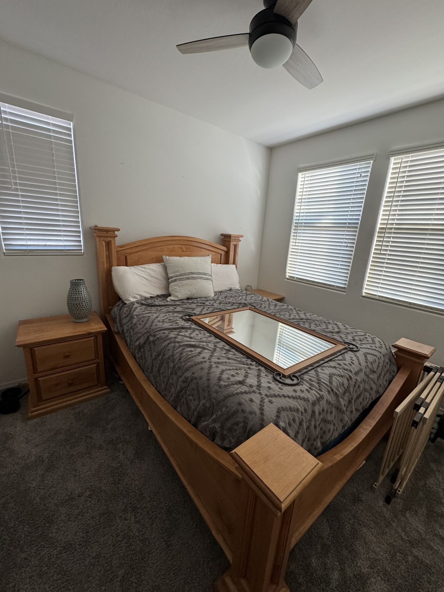 Queen Size Bed And Nightstands
