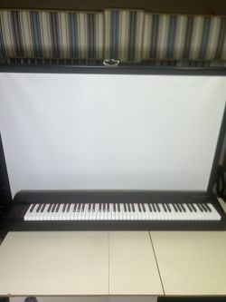 M-Audio Hammer 88 MIDI Keyboard Controller For Parts Or Repairs Only. Sold as is for parts or repairs only! Why? The unit has only been powered on via