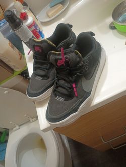 Nike SB Day One GS size US 5Y UK 4.5