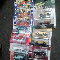 8× Johnny Lightning Collection of Cars