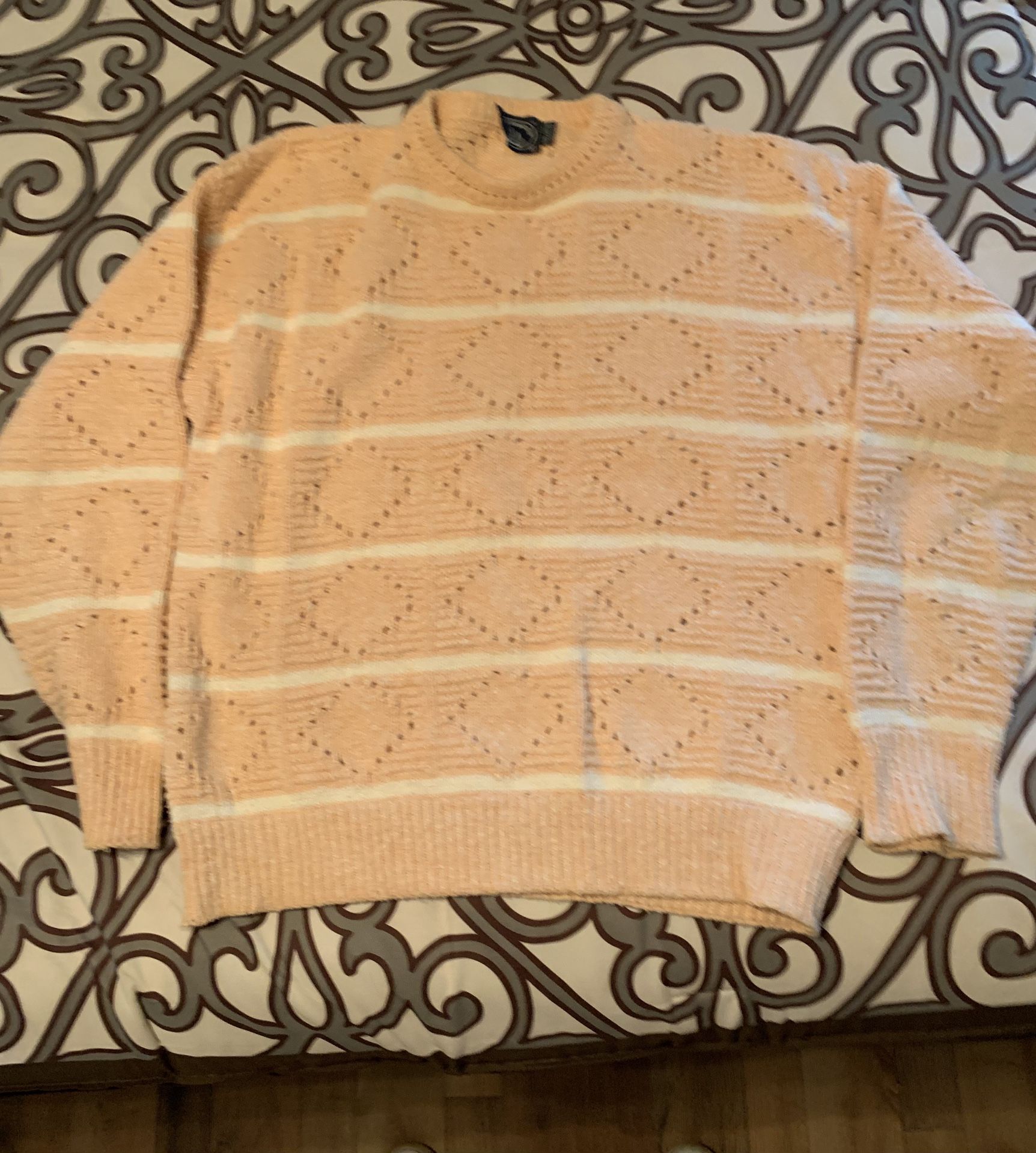Men's Sweater Large