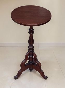 Mahogany Round Pedestal Side Table - 14x29”