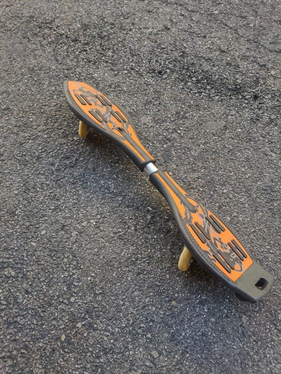 Caster Board (Wiggle Skateboard) Orange And Black