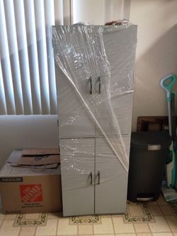 Pantry cabinet
