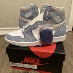 Jordan 1 Hyper Royal Size 10 DS