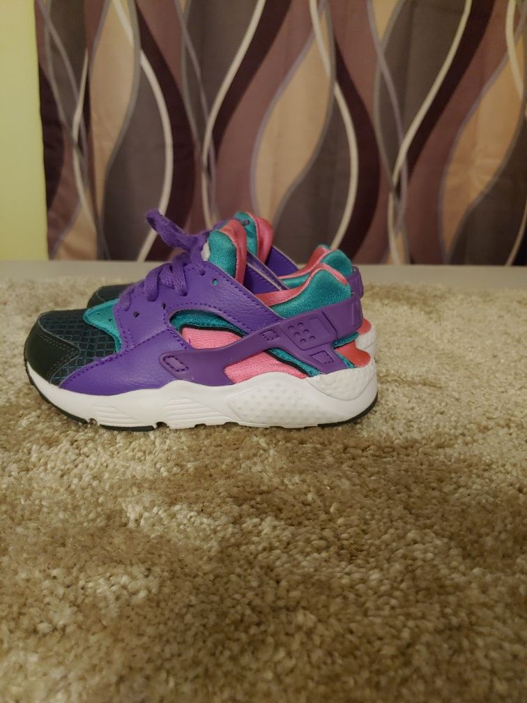 Size 11 huarache for toddler ..used