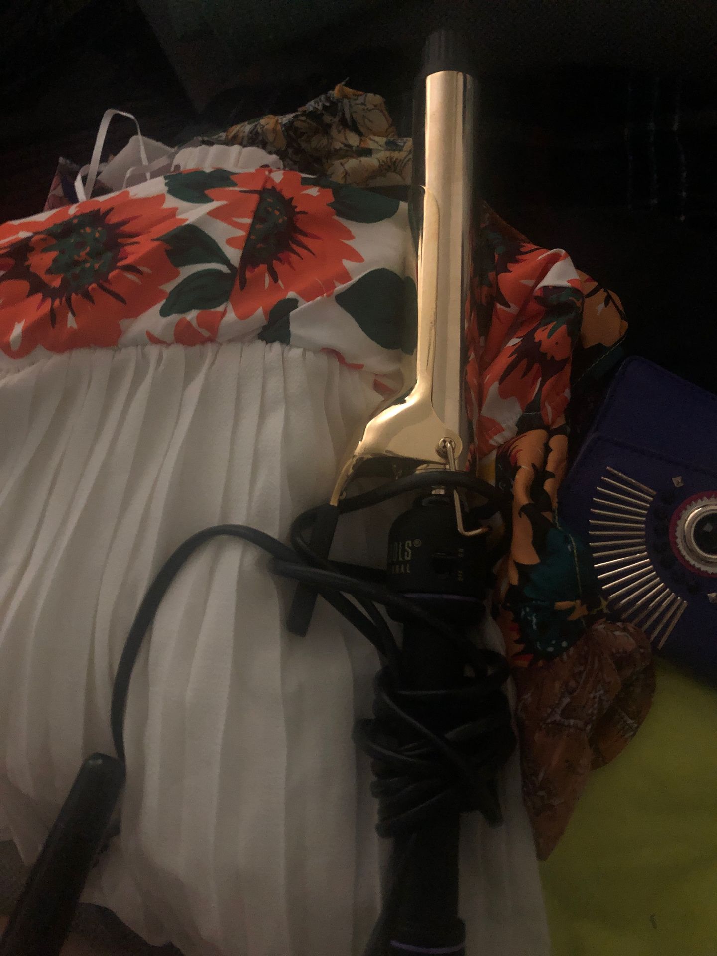 New hot tools curling iron