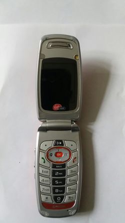 Kyocera prepaid virgin phone with camera