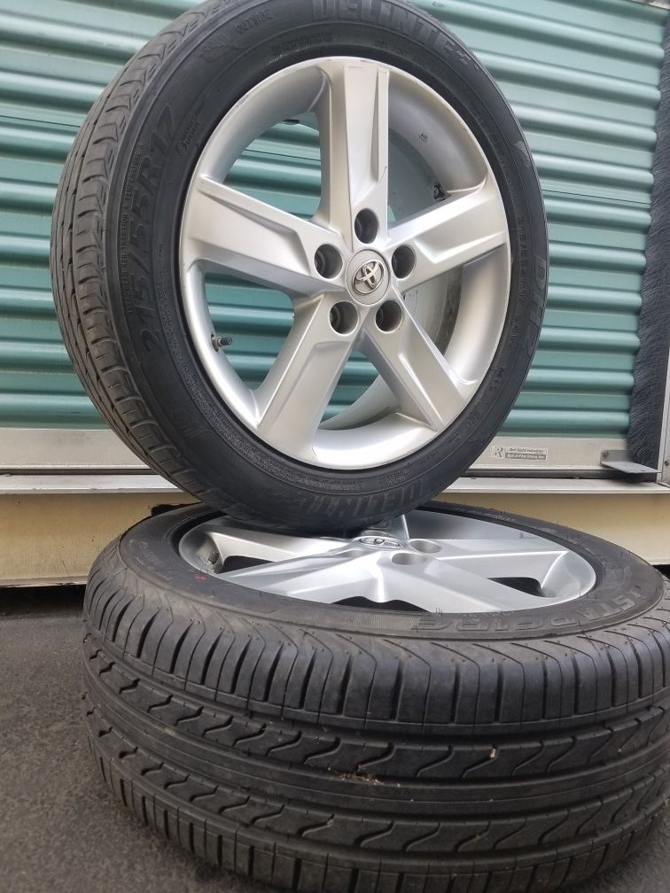 Only 2 used rims R17 Toyota camry 2012 a 2015 SE solo tengo Dos rines ...