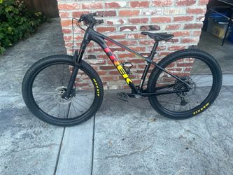 2021 Trek Roscoe 8