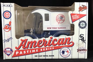 ERTL (1993) New York Yankees Die Cast Metal Bank, Truck.