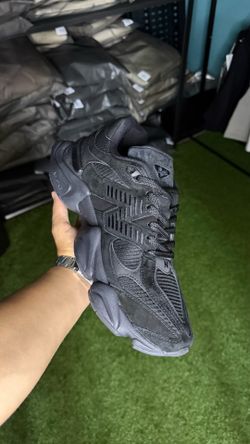 New Balance 9060 Triple Black Sneakers