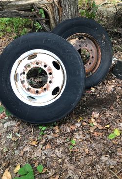 Tires & rims 295/75 r 22.5