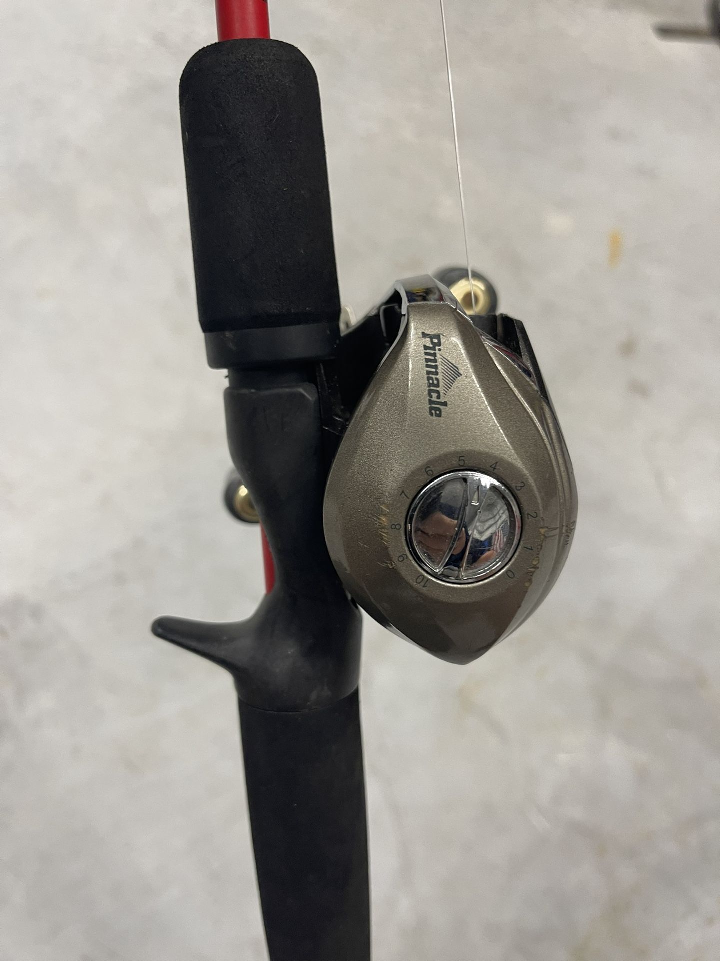 Pinnacle Platinum Plus LP100SE Bait Caster On 6’ Med Abu Garcia #4