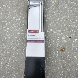 18" Towel Bar in Chrome