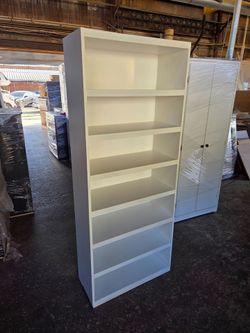 Zapatero, bookcase