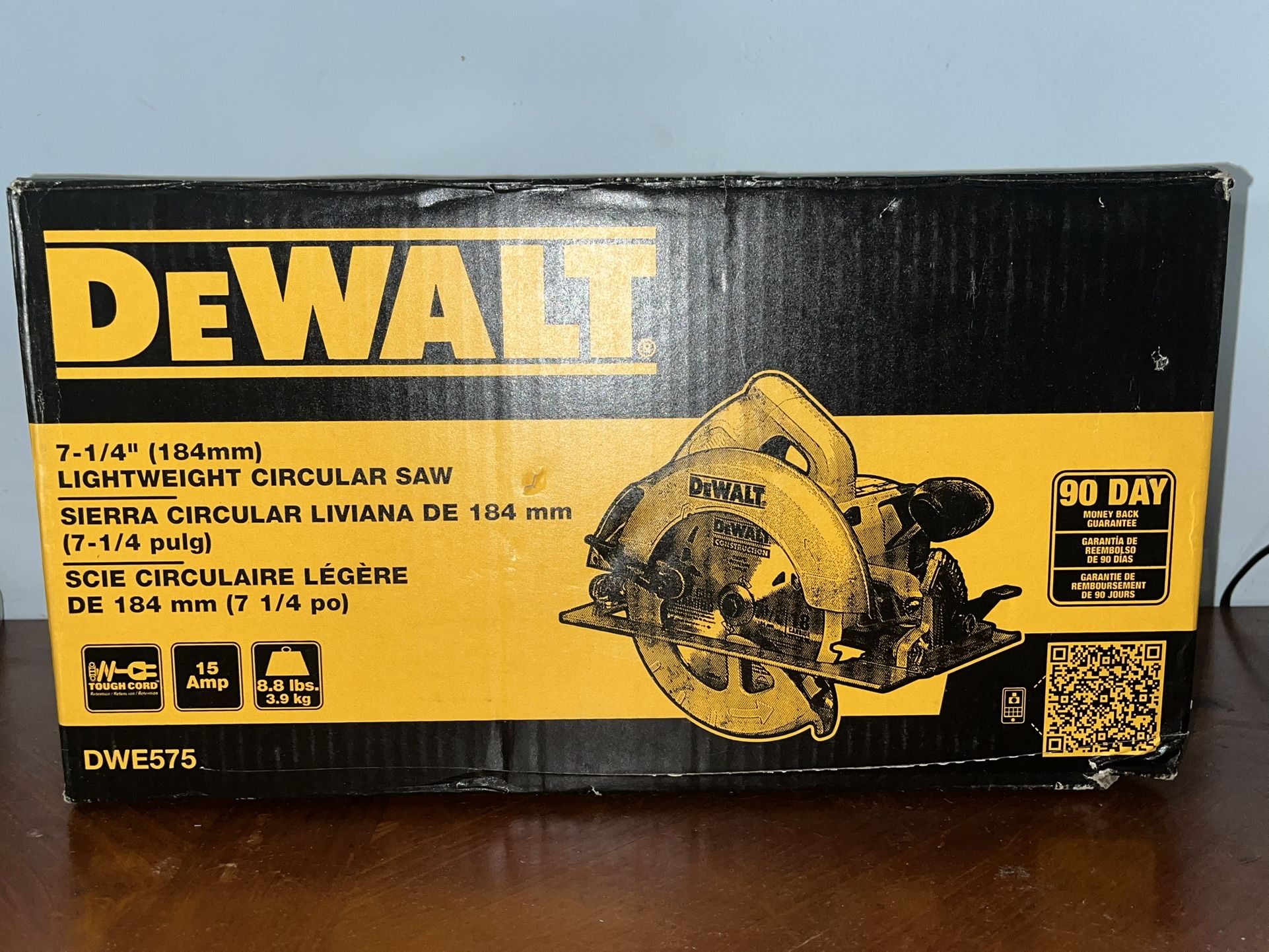 POWERFUL DEWALT CORDED SAW