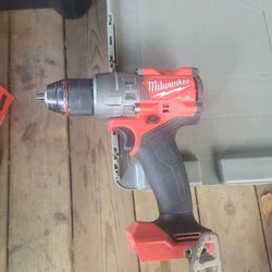 🎈Milwaukee 18v Hammer Drill Semiusado No Cargador No Batería Tool Only $70 Firme Área Jersey Village 77O41 