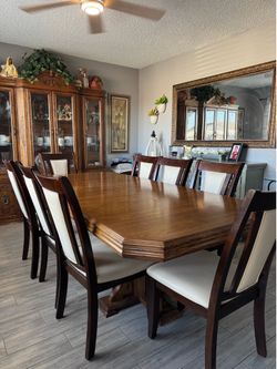 Dining Table with 8 chairs