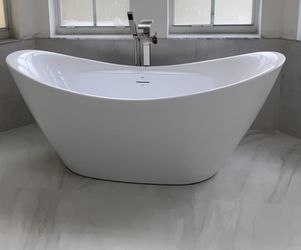 Tub And Faucet