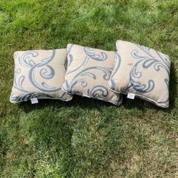3 Outdoor Pillows