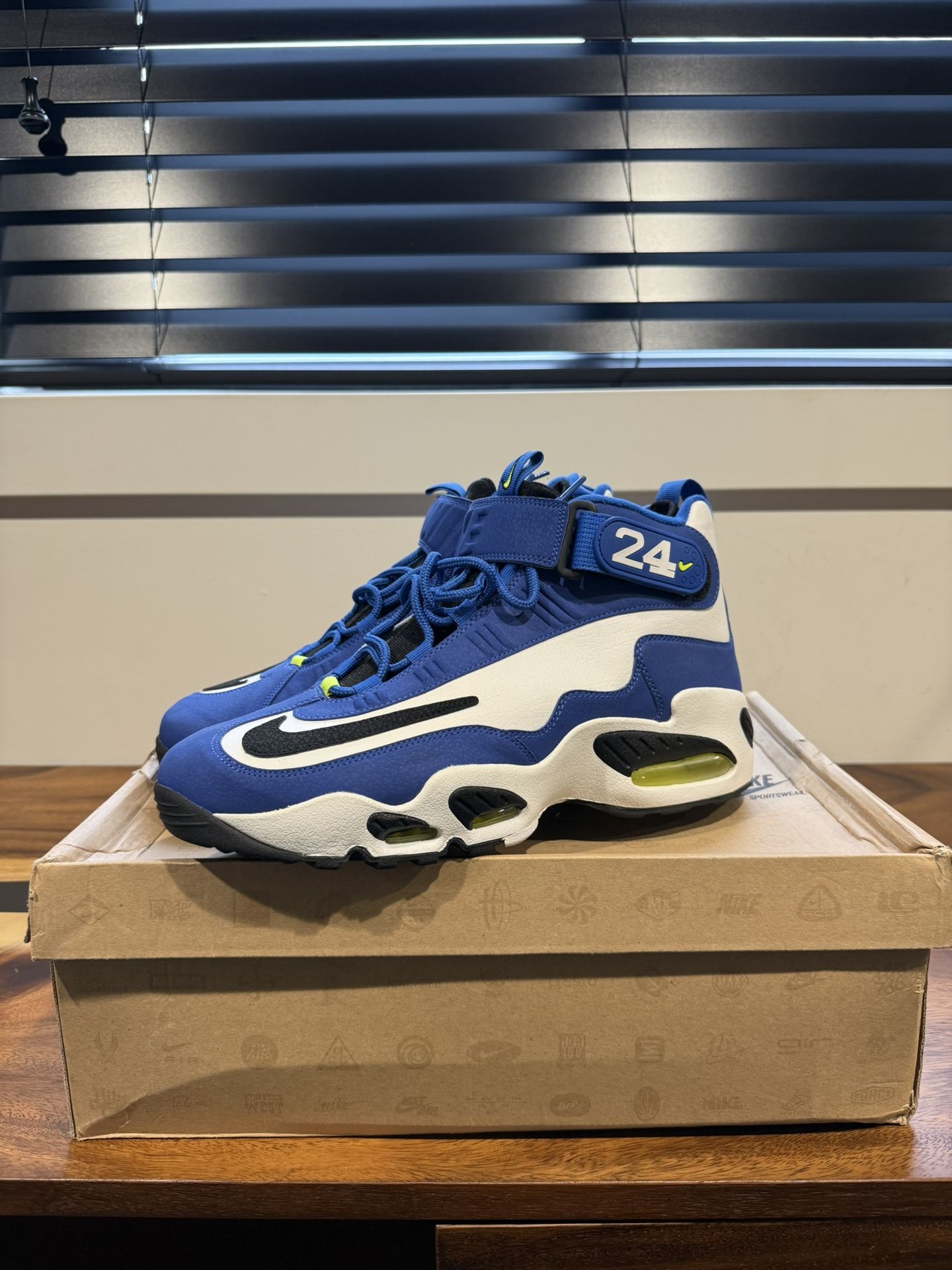 Men's Size Air Griffey Max Volt Nike Air Griffey Max Miami
