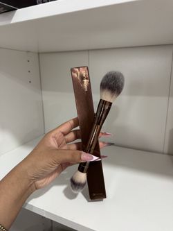 Hourglass Veil Powder Brush FIRM PRICE