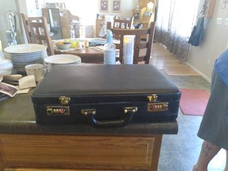 American Tourister Briefcase Very Good Condition   Combination Lick Leather 