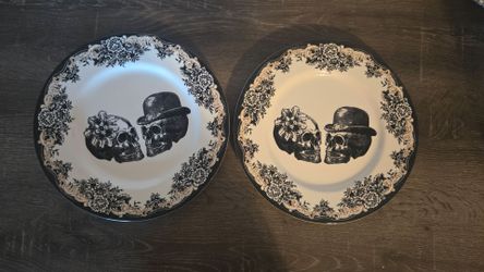 Royal Stafford Party Skull Couple Set