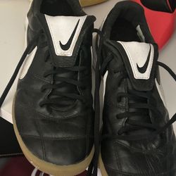 Soccer Shoes, NIKE PREMIER II leather  INDOOR SOCCER Shoes SIZE 7