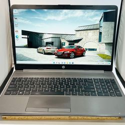 HP NoteBook 250 G8 15.6” i5-11th GEN 2022 2.42Ghz 16GB//500GB SSD Windows 11 Pro