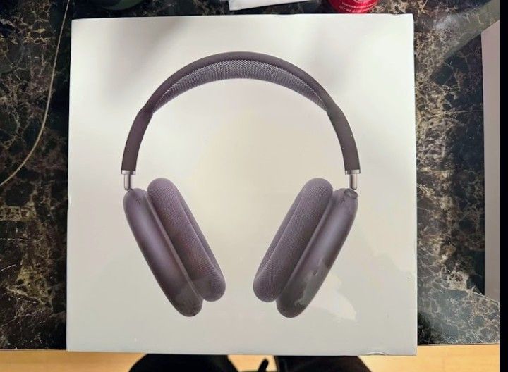 Brand New AirPods Max 2 Midnight – Sealed