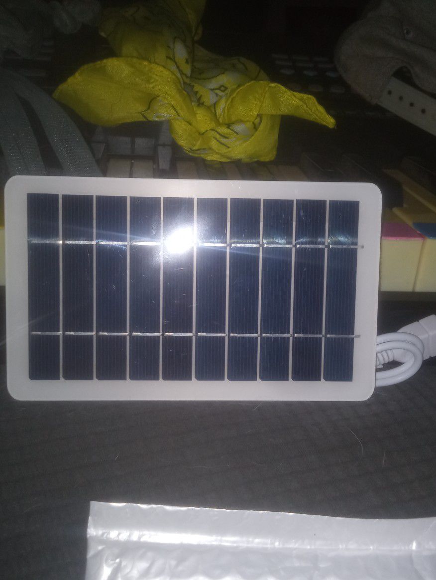 Solar Power Charger For Unlimited Back Up Power For The Emergency 