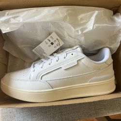 Adidas Aspyre Size 9