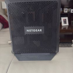 Netgear AC 1900 WiFi Cable Modem Router - Like New