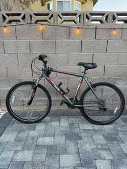 Nishiki Pueblo Adult Mountain Bike 26” Wheels – 20” Frame