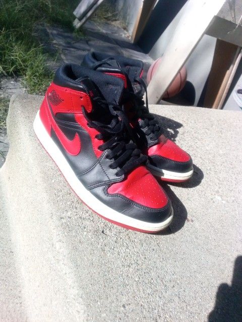 Jordan 1 Bred