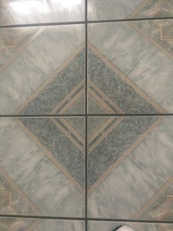 Floor tile