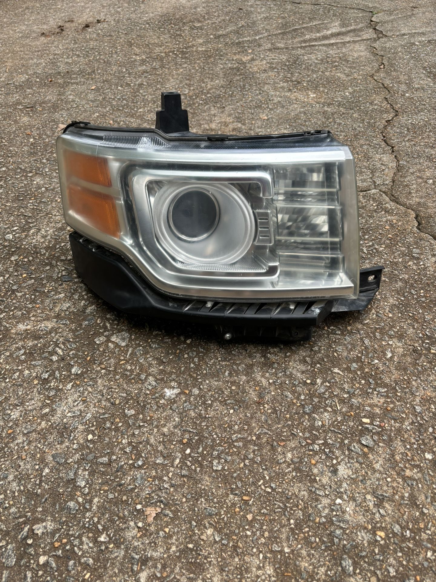2009 Ford Flex Headlights