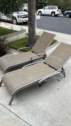 Free (2) chase lounge