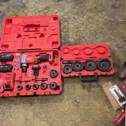 Milwaukee M1 knockout set