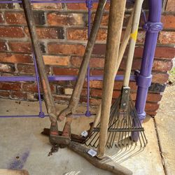 Lot Of Vintage Garden Tools 