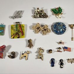 LOT OF 23 VINTAGE MIXED BROOCHES PINS PENDANTS 