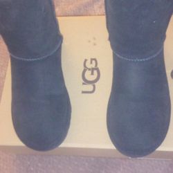 New UGGs Sz7